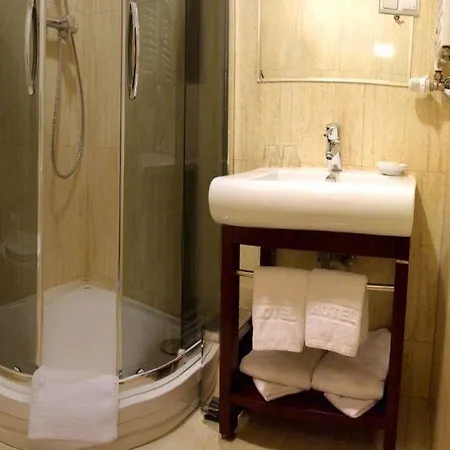 Szálloda Columbus 3*