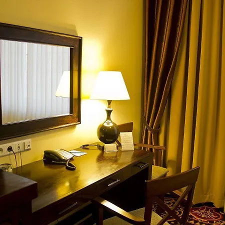 Columbus Szálloda 3*